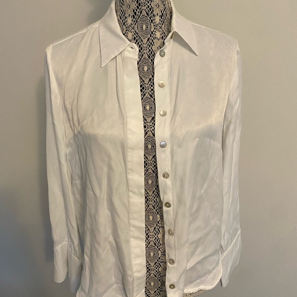 Reserved silky Elegant White Button-Up Blouse ivory white - Picture 1 of 4